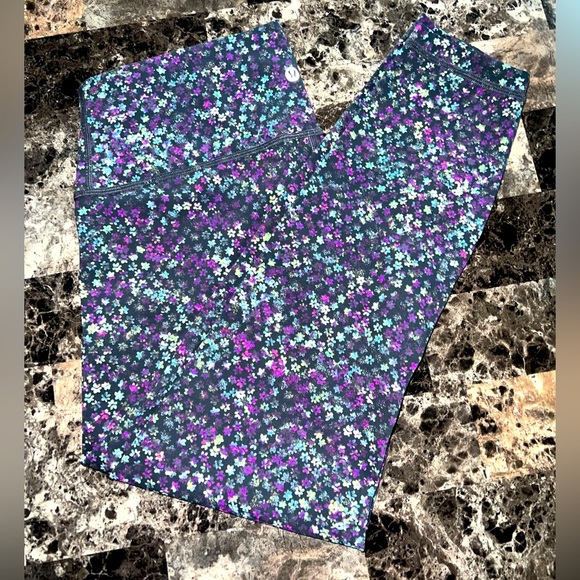 lululemon athletica Pants - LULULEMON WUNDER UNDER HIGH RISE LEGGINGS FLORAL SIZE 10 EUC